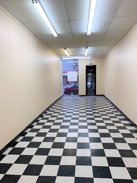 More Photos Of 3350 W 25th St, Chicago Storefront Retail Office For Lease