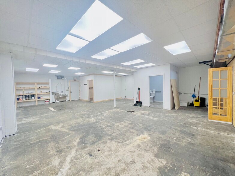More Photos Of 1414 Plainfield Ave NE, Grand Rapids Storefront For Lease