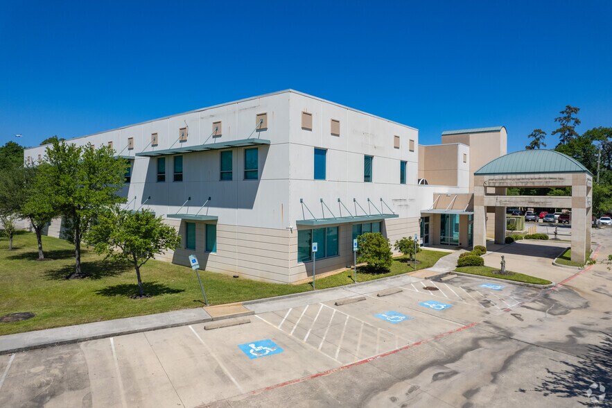 More Photos Of 19211 McKay Blvd, Humble Hospital For Sale