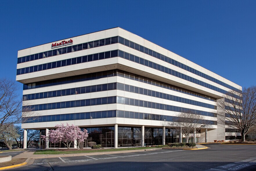 More Photos Of 1951 Kidwell Dr, Vienna Office For Lease