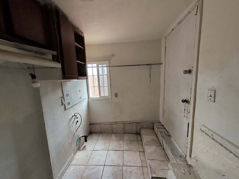 More Photos Of 4790 Academy St, Los Angeles Apartments For Sale