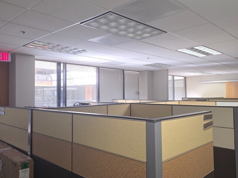 More Photos Of 7675 Dagget St, San Diego Office For Lease