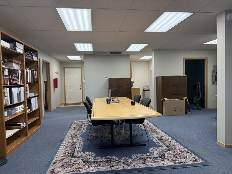 More Photos Of 1919 N Pearl St, Tacoma Office For Sale