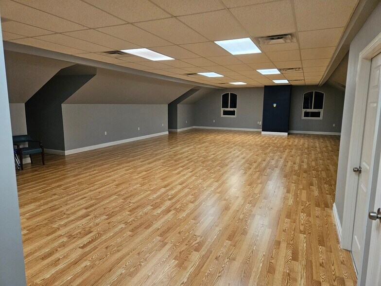 More Photos Of 4095 Mallory Ln, Franklin Medical For Sale