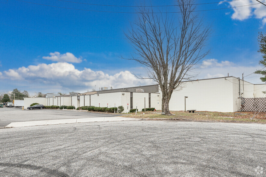 Primary Photo Of 55 Engineers Ln, Farmingdale Manufacturing For Lease