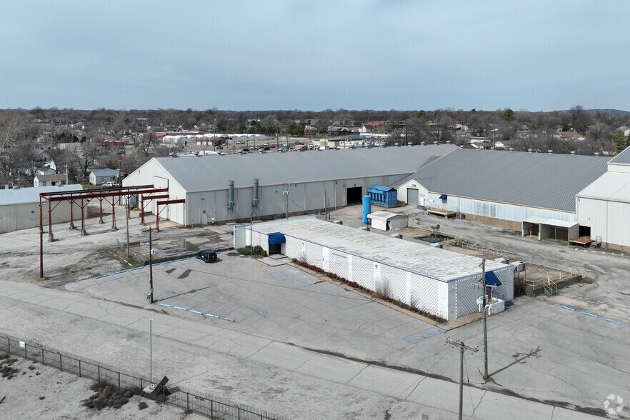 More Photos Of 3515 Dawson Rd, Tulsa Manufacturing For Lease