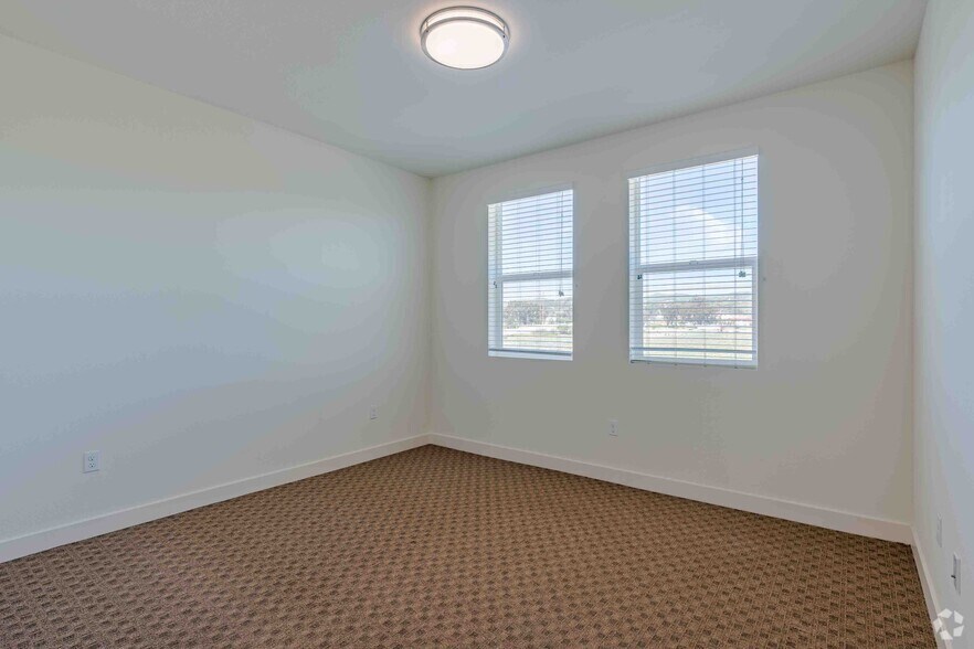 More Photos Of 11114 Darling Rd, Ventura Apartments For Lease