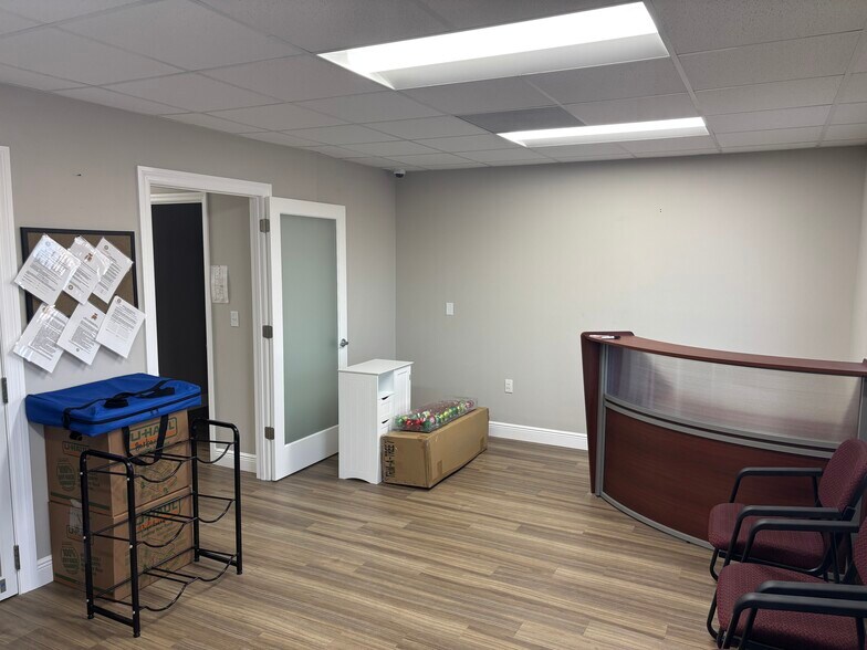 More Photos Of 6220 Manatee Ave W, Bradenton Medical For Sale