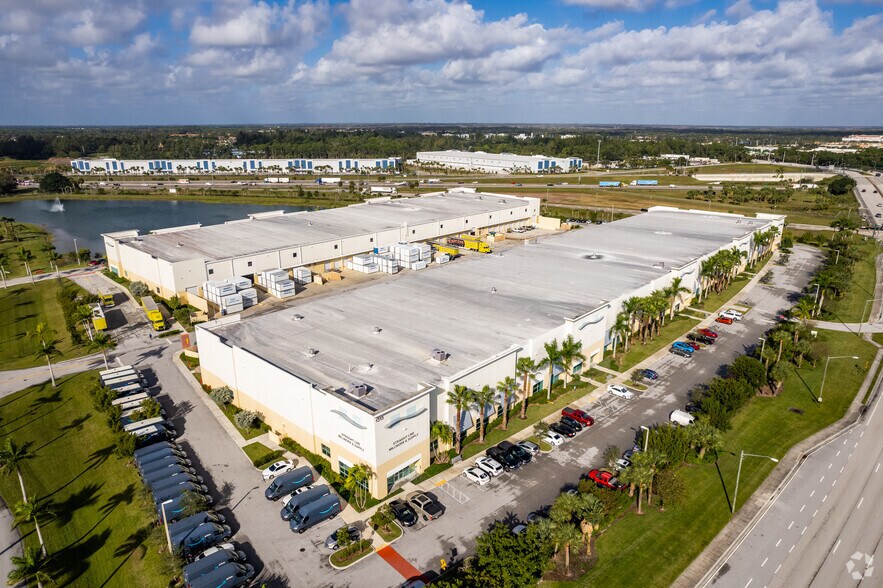 More Photos Of 1315 N Jog, West Palm Beach Distribution For Lease