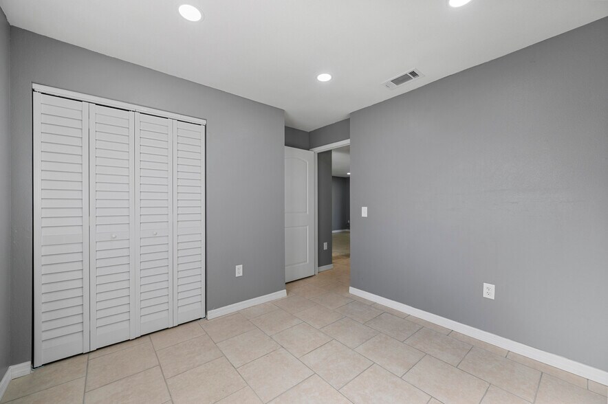 More Photos Of 1450 E Gibson St, Arcadia Apartments For Sale