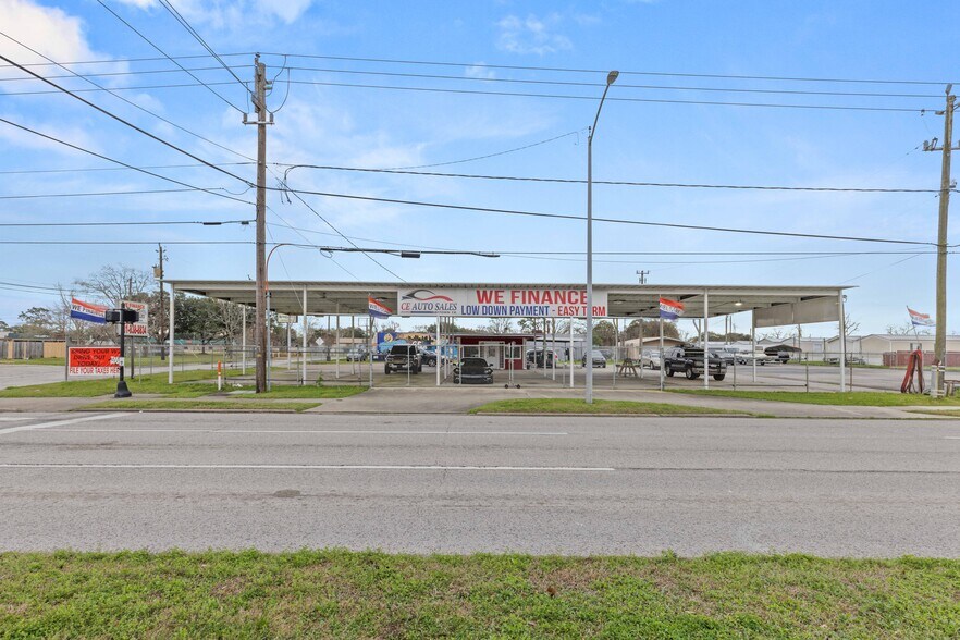 Primary Photo Of 2012 N Alexander Dr, Baytown Auto Dealership For Sale