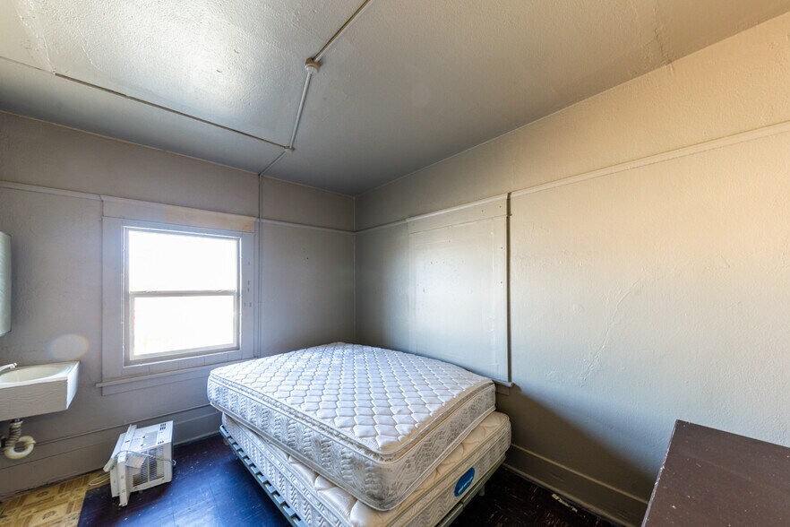 More Photos Of 4 S Main St, Lodi Hospitality For Sale