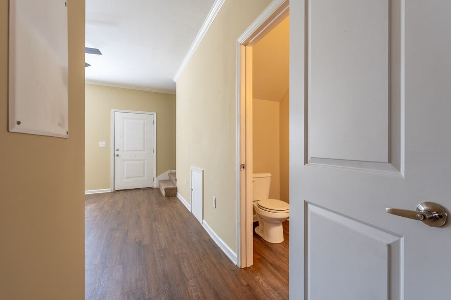 More Photos Of 156 Silver St, Tullahoma Apartments For Sale