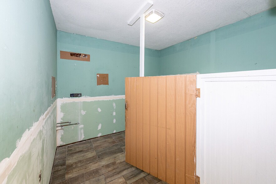 More Photos Of 8123 E Lamar Alexander Pky, Townsend Restaurant For Sale