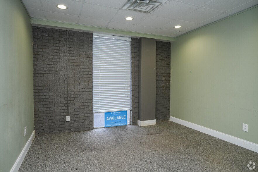 More Photos Of 1102-1108 Weems St, Jackson Warehouse For Sale