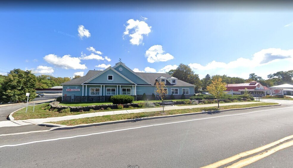 More Photos Of 4170 Albany Post Rd, Hyde Park Freestanding For Sale