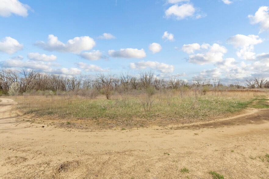 More Photos Of 551 W Kennedy Rd, Braidwood Land For Sale