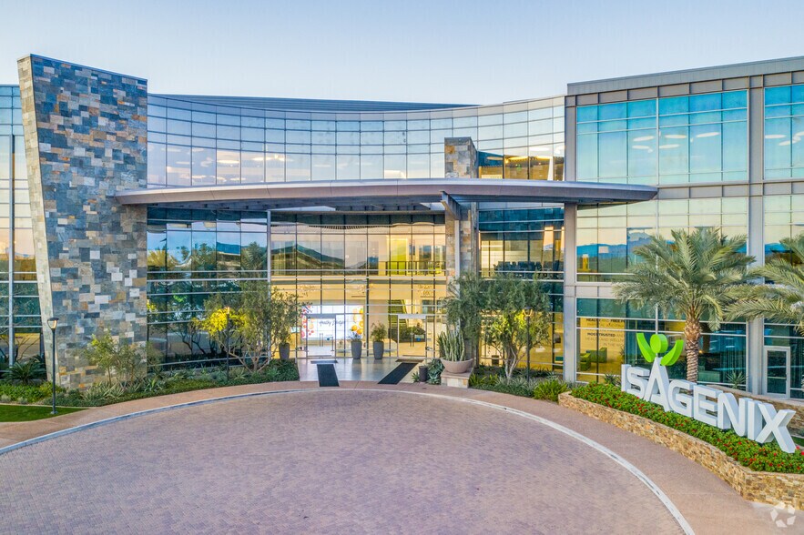 More Photos Of 155 E Rivulon Blvd, Gilbert Office For Lease