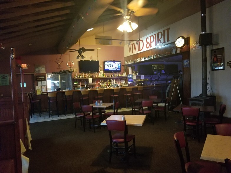 More Photos Of 900 N Union St, Dwight Restaurant For Sale