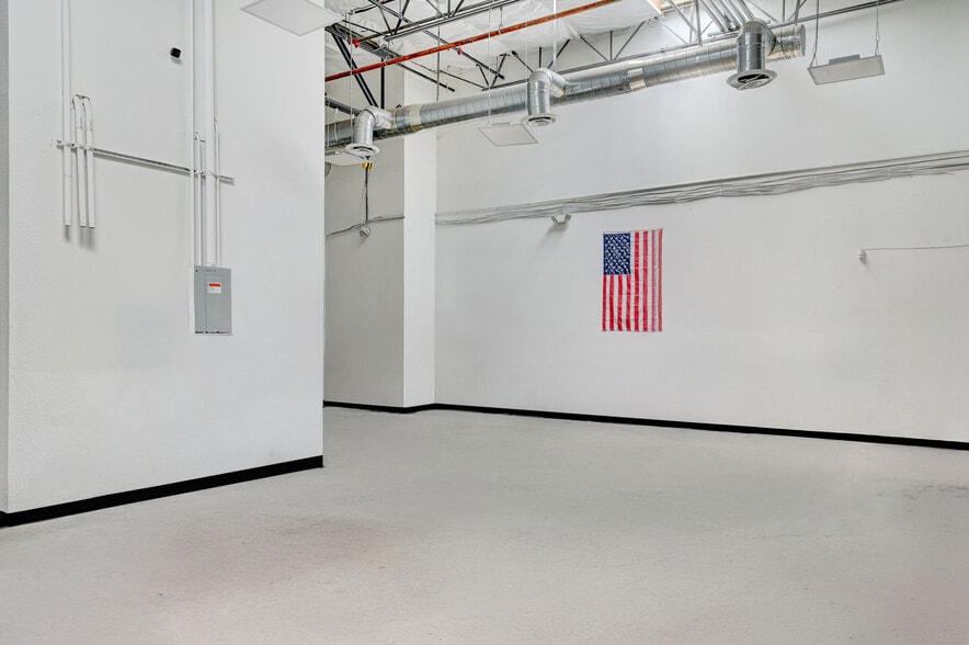 More Photos Of 3068 E Sunset Rd, Las Vegas Warehouse For Sale