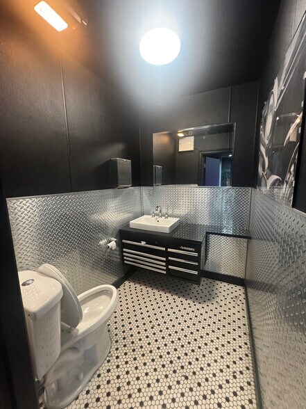 More Photos Of 41 Degnon Blvd, Bay Shore Manufacturing For Lease