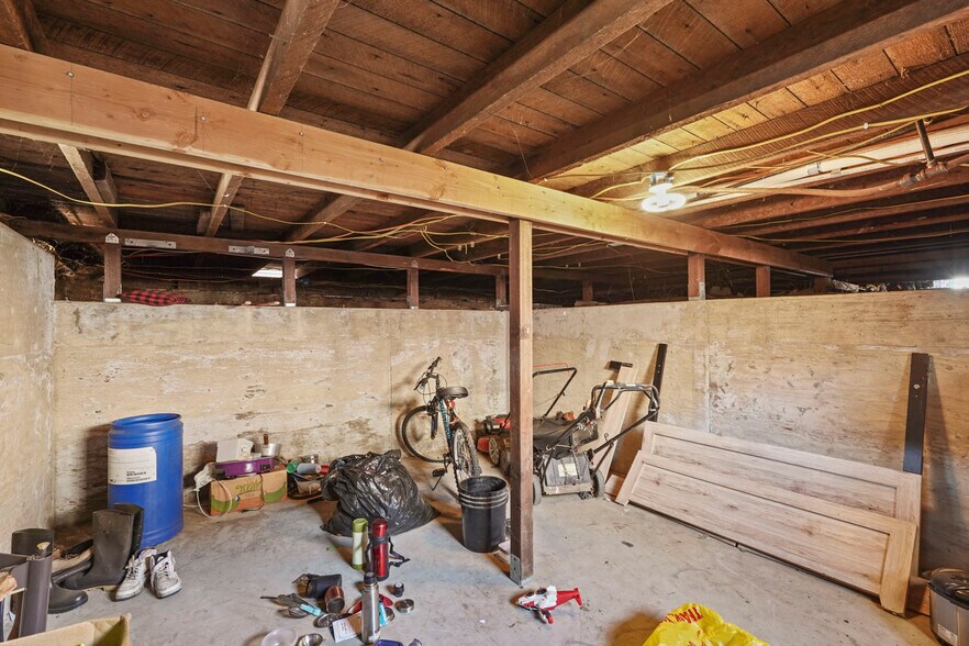 More Photos Of 104 E Lodi Ave, Lodi Storefront Retail Office For Sale