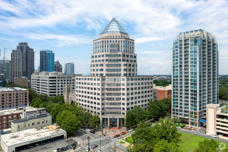 More Photos Of 525 N Tryon St, Charlotte Office For Lease