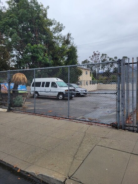 More Photos Of 2449 White St, Pasadena Land For Lease