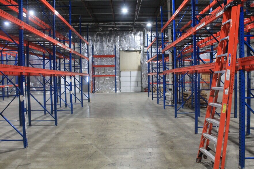 More Photos Of 7315-A Grove Rd, Frederick Warehouse For Lease