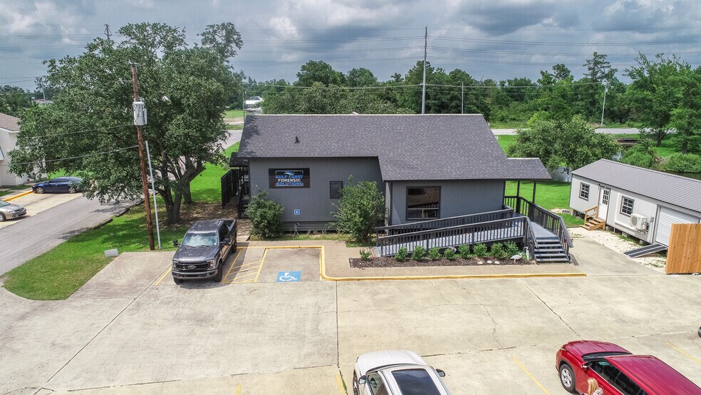 More Photos Of 825 W Prien Lake Rd, Lake Charles Medical For Sale