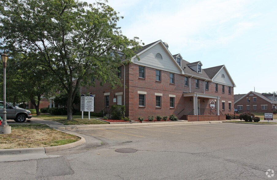 Primary Photo Of 1121-1125 SW Gage Blvd, Topeka Medical For Sale