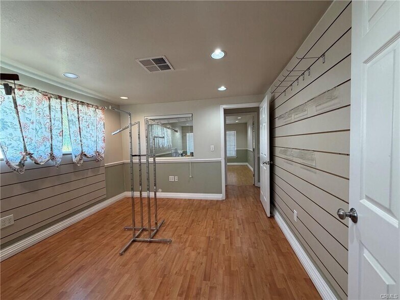 More Photos Of 7671 Skyway, Paradise Storefront Retail Office For Sale