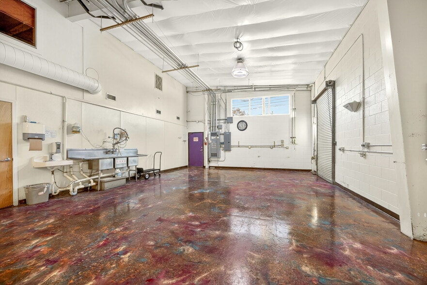 More Photos Of 3100 Merriman Rd, Medford Light Distribution For Sale