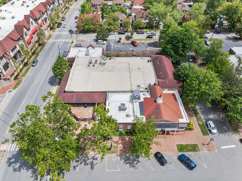 More Photos Of 10 Biltmore Plz, Asheville Restaurant For Lease