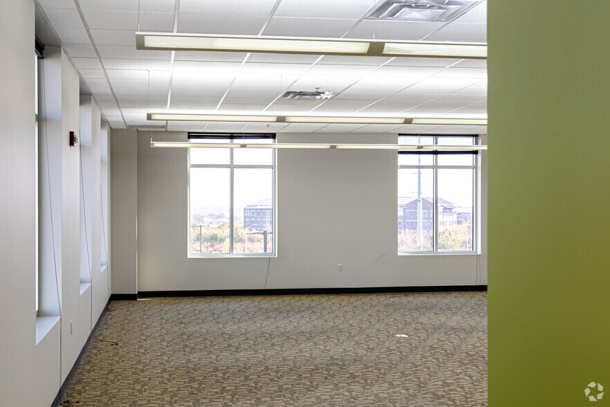 More Photos Of 6700 W 115th St, Overland Park Office For Lease