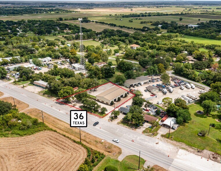 More Photos Of 6927 Highway 36 S, Rosenberg Office For Lease