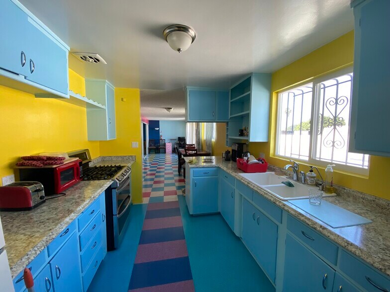 More Photos Of 1696 Centinela Ave, Inglewood Storefront Retail Residential For Sale