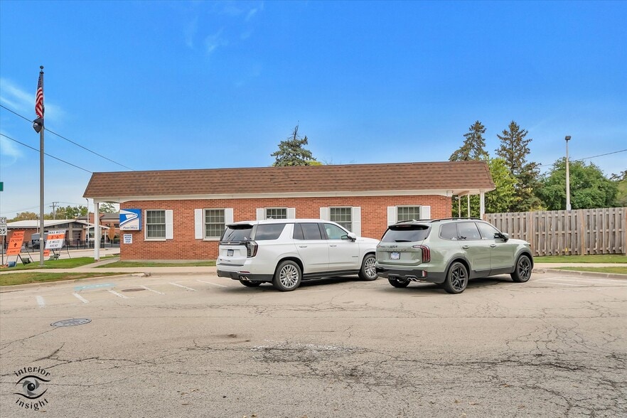 More Photos Of 26 S Madison St, Oswego Post Office For Sale