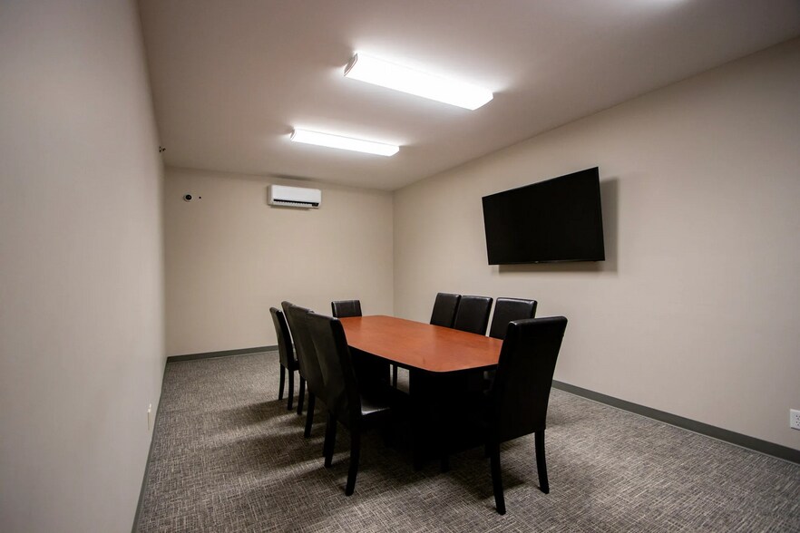 More Photos Of 115 Westpark Blvd, Columbia Manufacturing For Sale