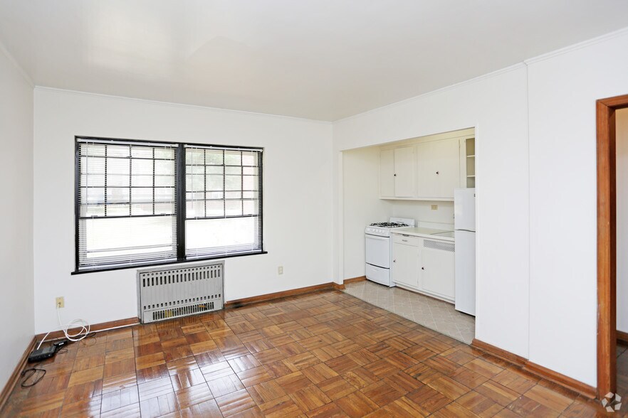 More Photos Of 3333 Grand Ave, Des Moines Apartments For Sale