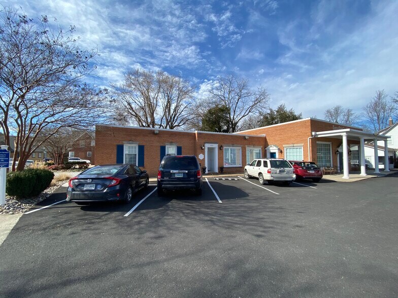 More Photos Of 9324-9326 Main St, Manassas Office For Lease
