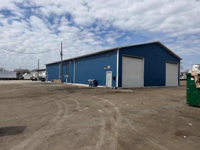 More Photos Of 11116-11118 W 189th Pl, Mokena Warehouse For Lease