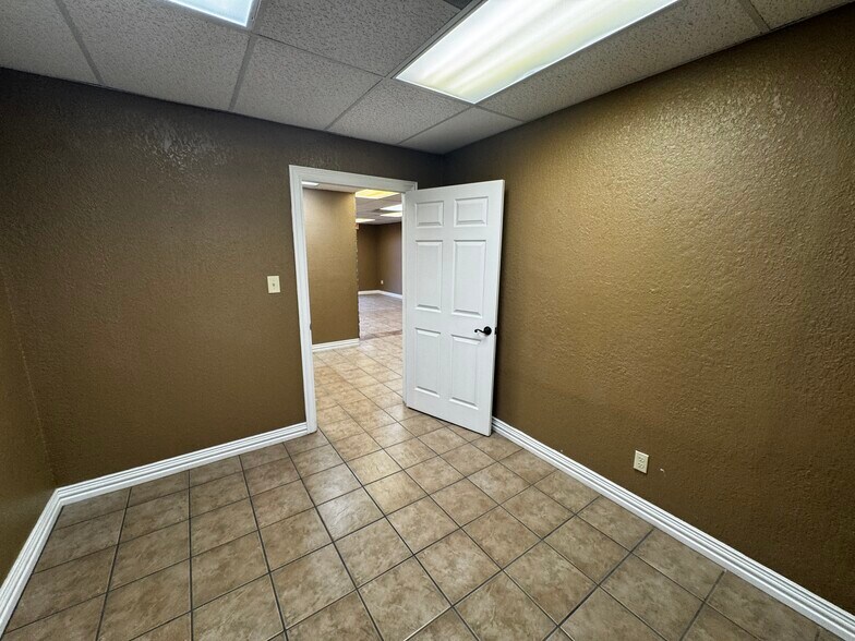 More Photos Of 3319 N Grimes St, Hobbs Office For Lease