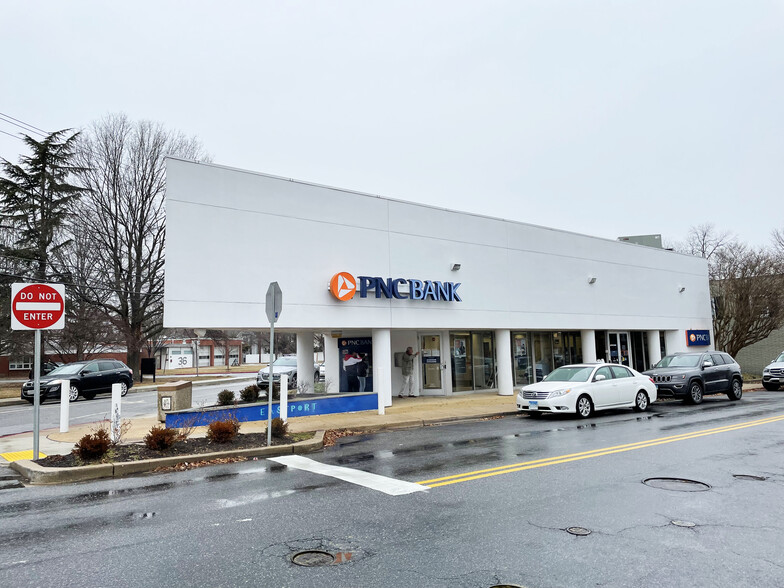 Primary Photo Of 921 Bay Ridge Ave, Annapolis Bank For Lease