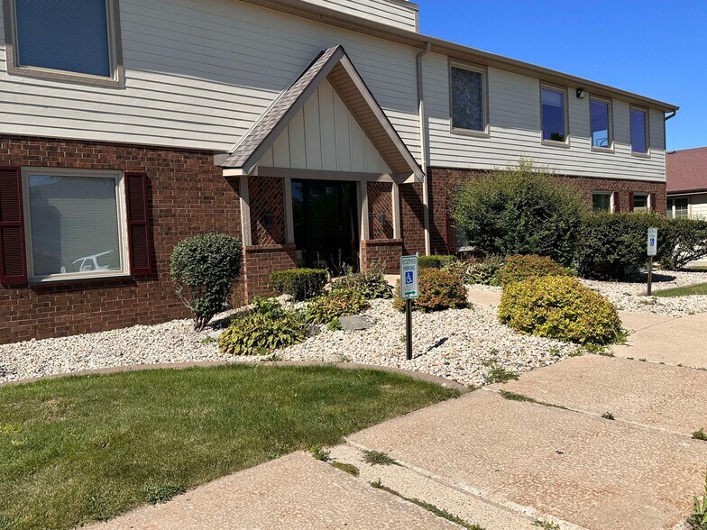 More Photos Of 6314 Odana Rd, Madison Office For Lease