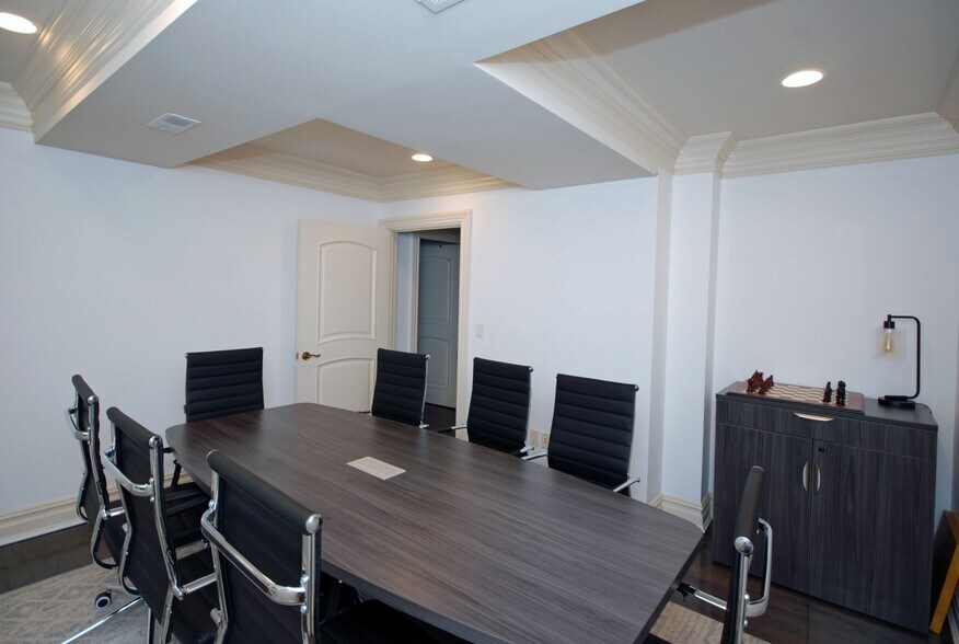 More Photos Of 21 W High St, Somerville Office For Lease
