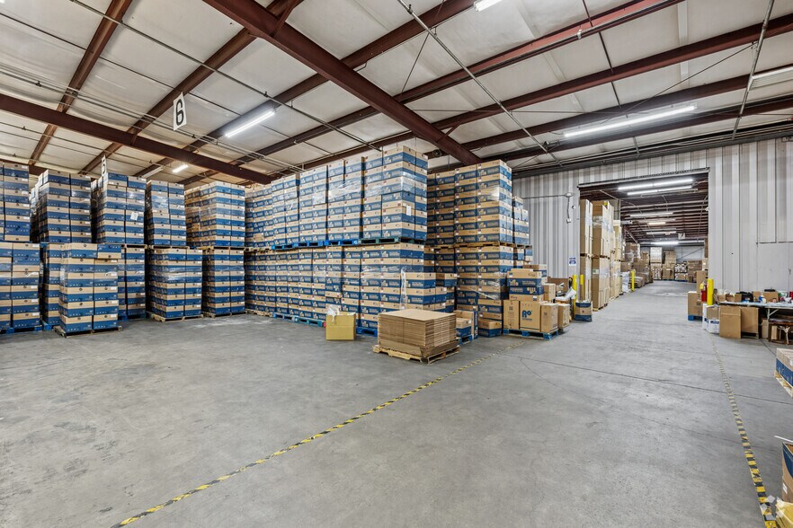 More Photos Of 2470-2480 Industrial Park Blvd, Cumming Warehouse For Sale