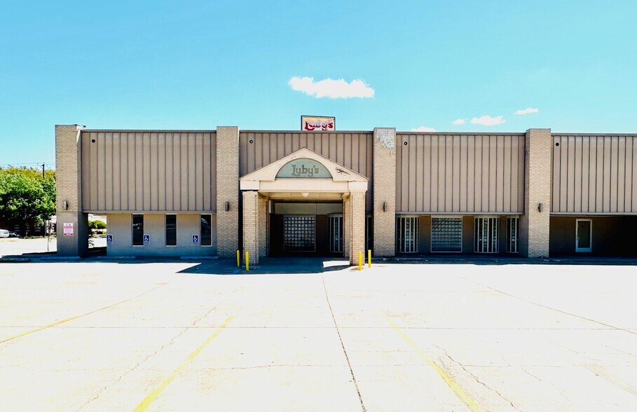 More Photos Of 1801 9th St, Wichita Falls General Retail For Sale