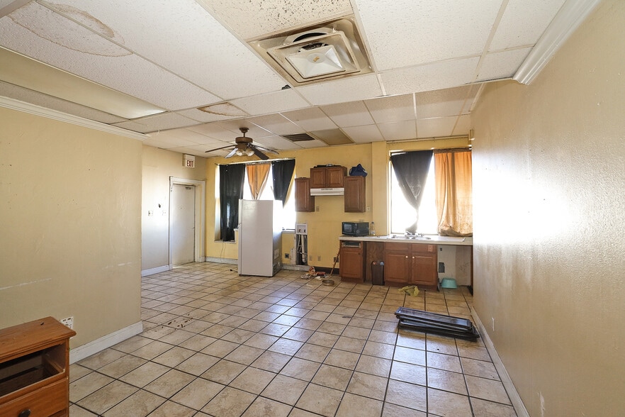 More Photos Of 4001 River Rd, Amarillo Convenience Store For Sale