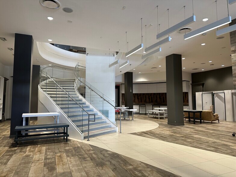 More Photos Of 1322 3rd Street Promenade, Santa Monica General Retail For Lease